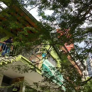 saman-hostel.colombiamedellinhotels.com/
